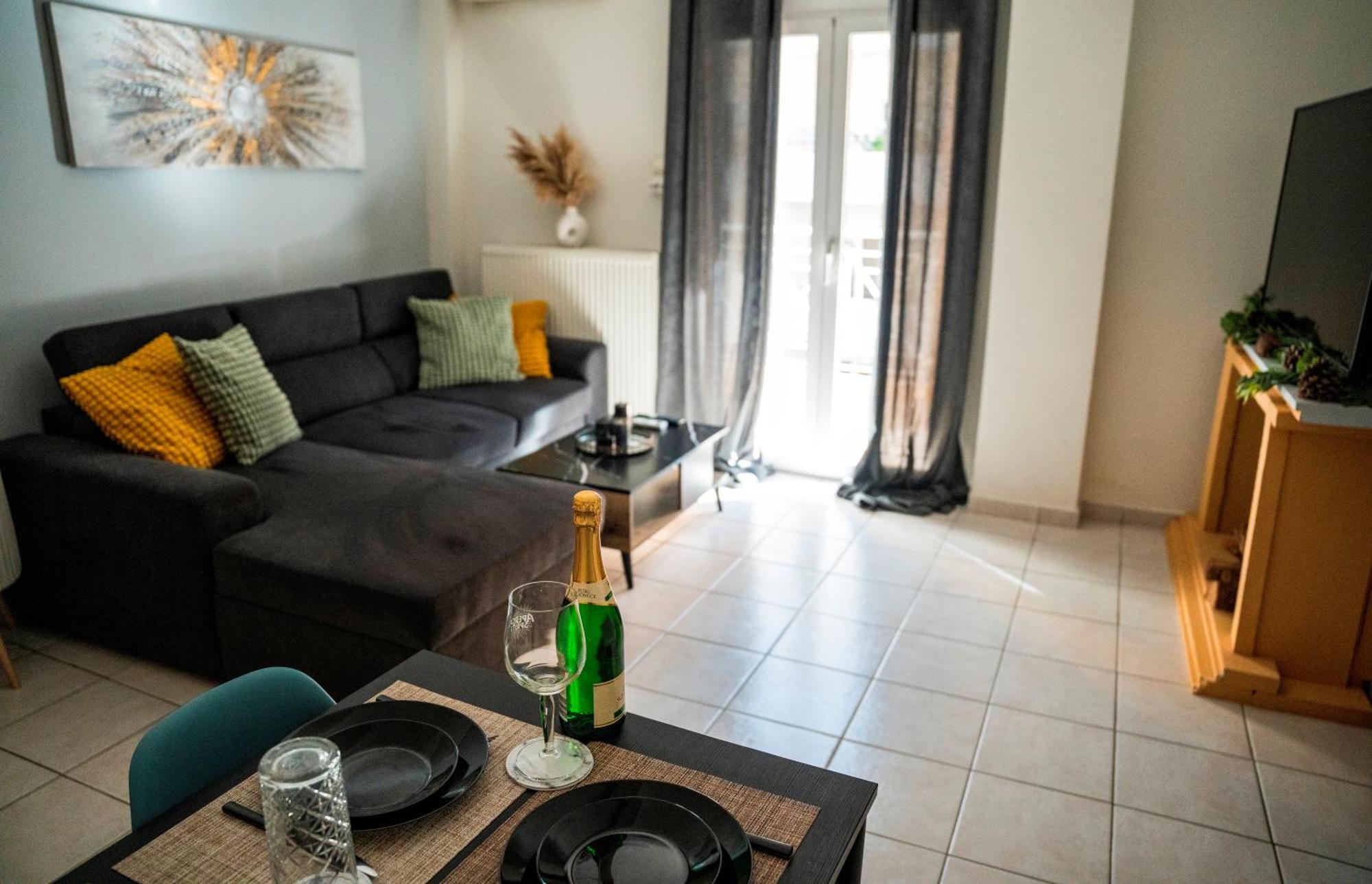 Gk Suites-Constantin View , Auto Check-In 24H Larissa Exterior foto